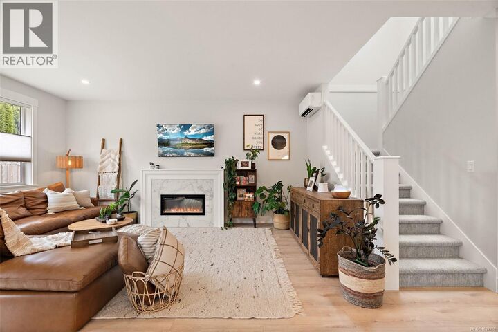 Property Photo: 2274 Evelyn Lane BC V9Z 0W3