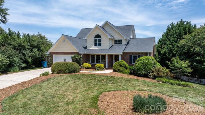 Property Photo: 610 40th Avenue Lane NW NC 28601