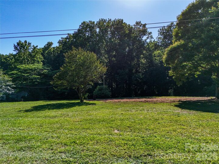 Property Photo:  24442 Jd Street  NC 28097 