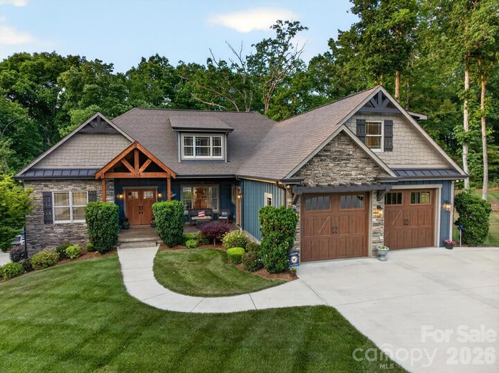 Property Photo: 116 Maplewood Court NC 28638