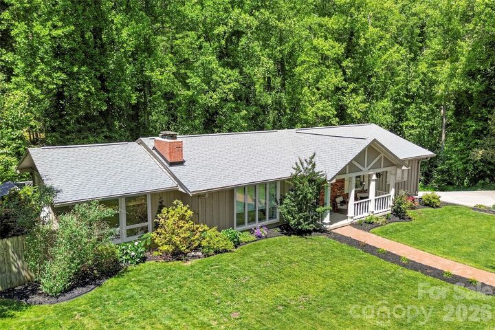 Property Photo:  711 Oak Terrace Lane  NC 28791 