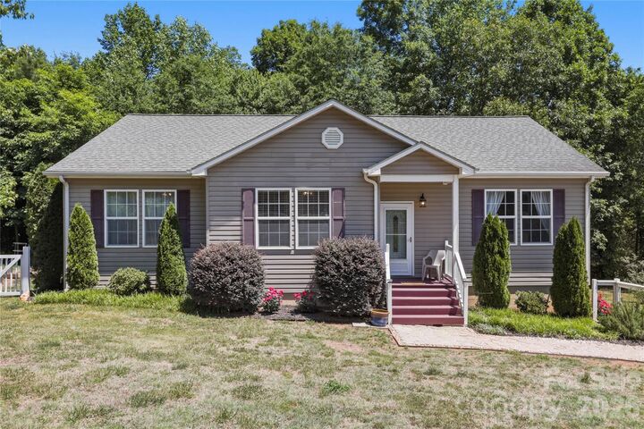 Property Photo:  412 Lewis Road  NC 28139 