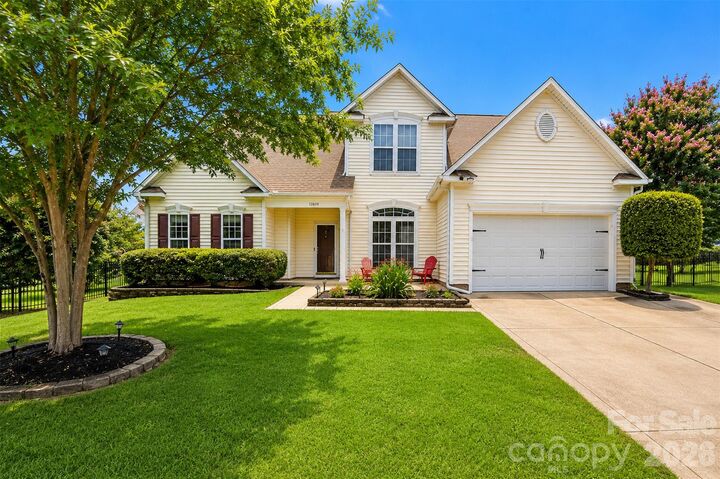 Property Photo:  12610 Skymaster Court  NC 28278 