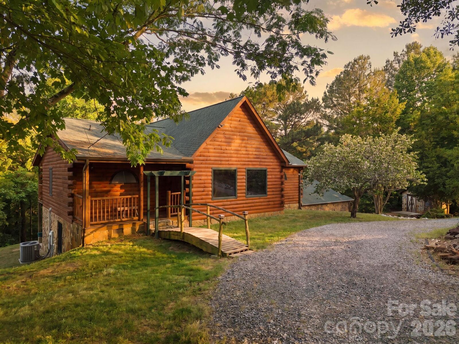 Property Photo:  152 Rivercliff Drive  NC 28678 