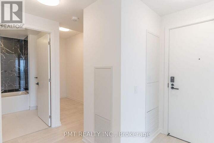 Property Photo: 1285 Dupont Street 2110 ON M6H 0E3
