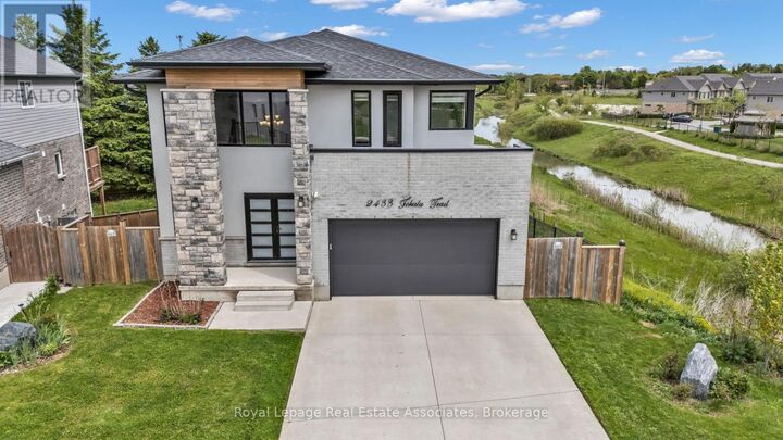 Property Photo:  2433 Tokala Trail  ON N6G 0V6 
