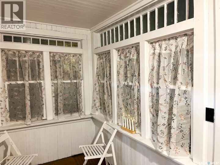 Property Photo: 1124 Victoria Avenue SK S4P 0N7