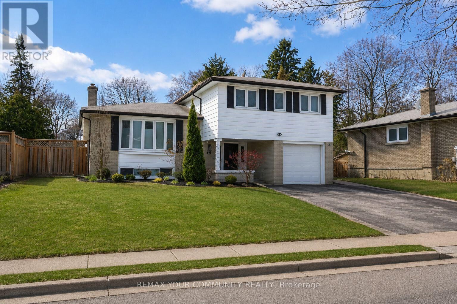 Property Photo:  107 Orchard Heights  ON L4G 2Z8 