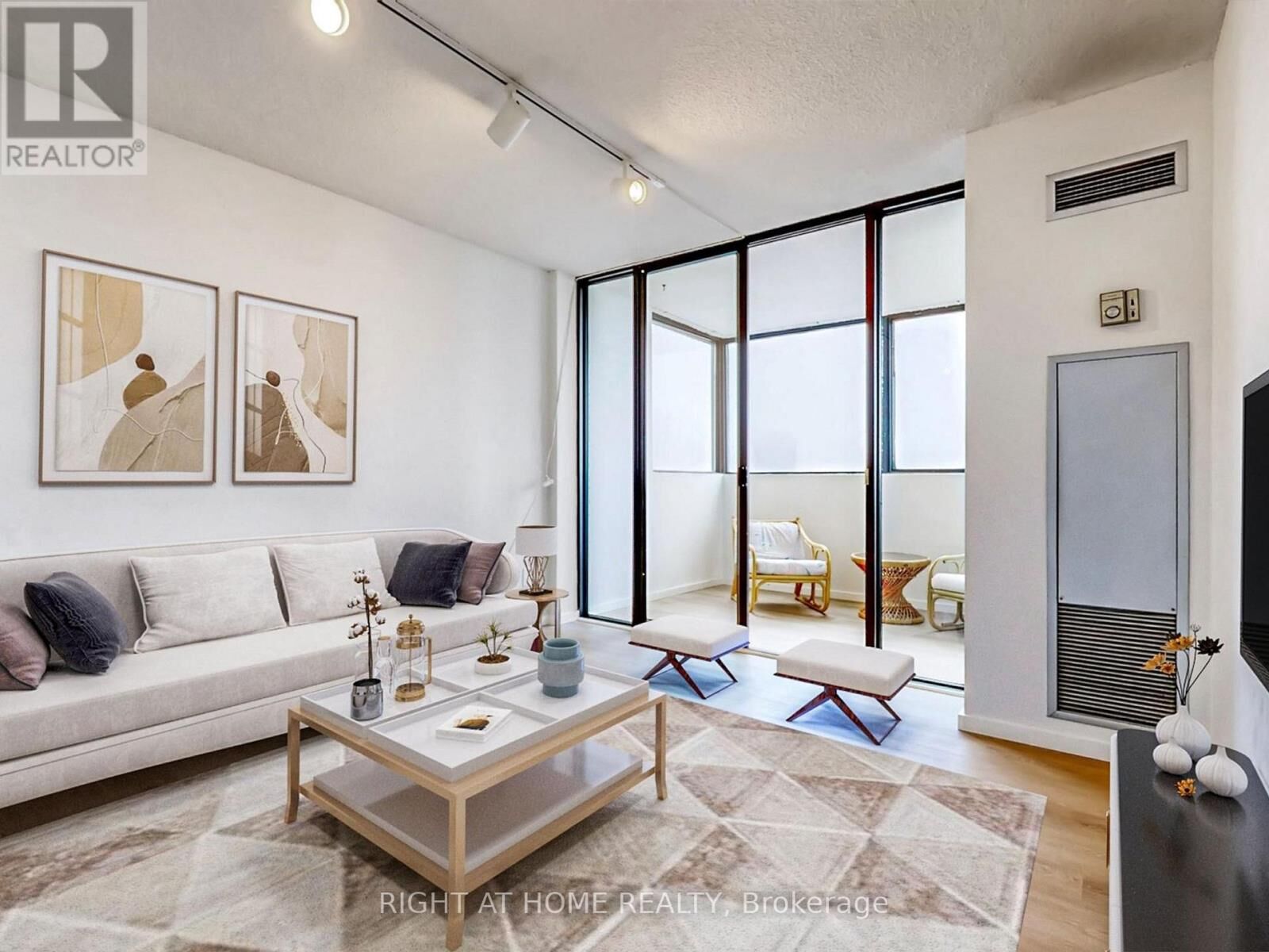 Property Photo:  133 Torresdale Avenue 1602  ON M2R 3T2 