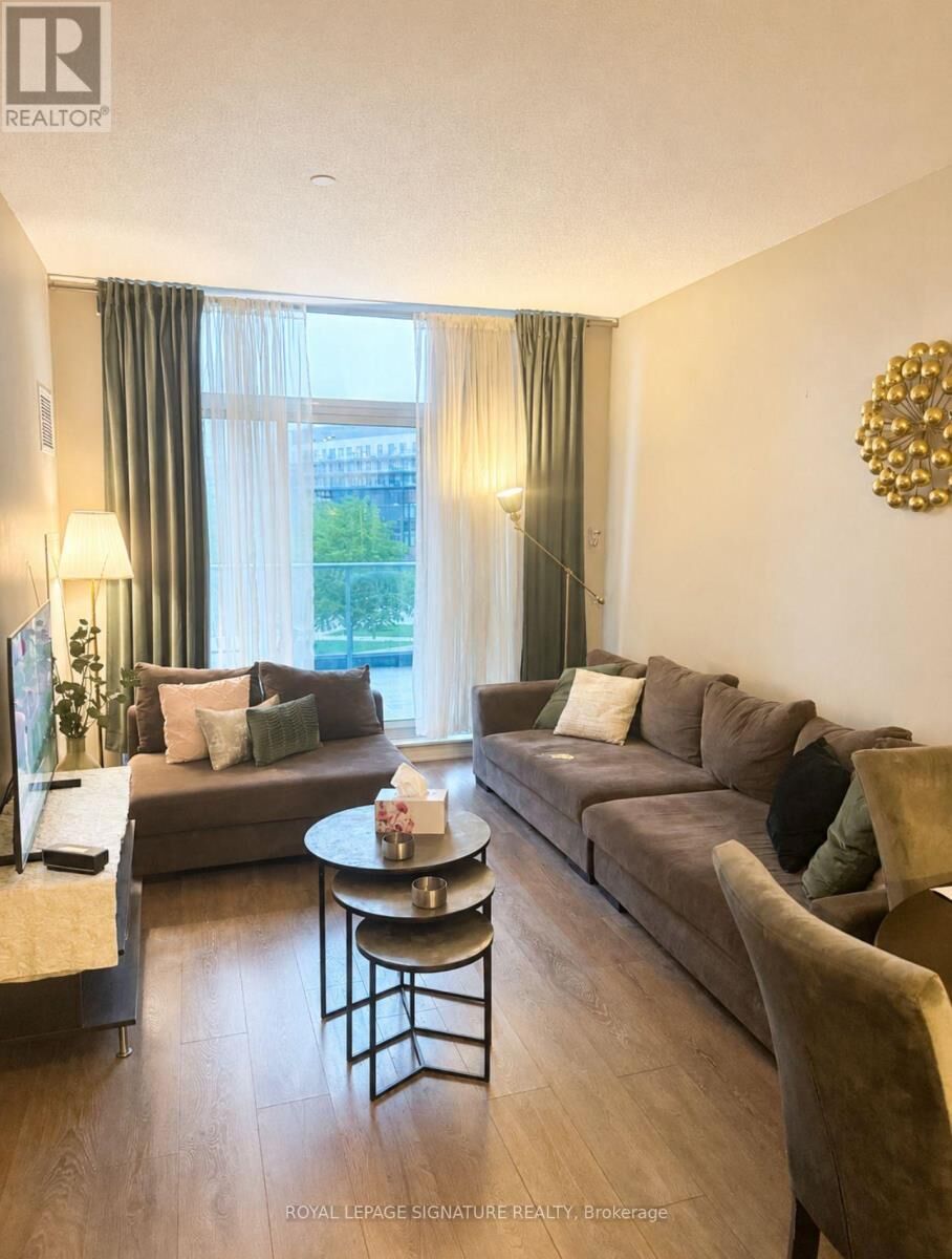 Property Photo:  66 Forest Manor Road 213  ON M2J 0B7 