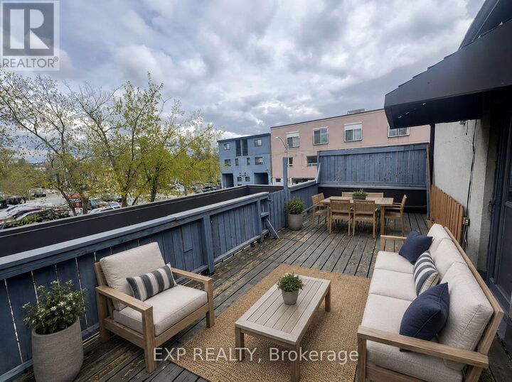 Property Photo:  2146 Danforth Avenue 2  ON M4C 1J9 