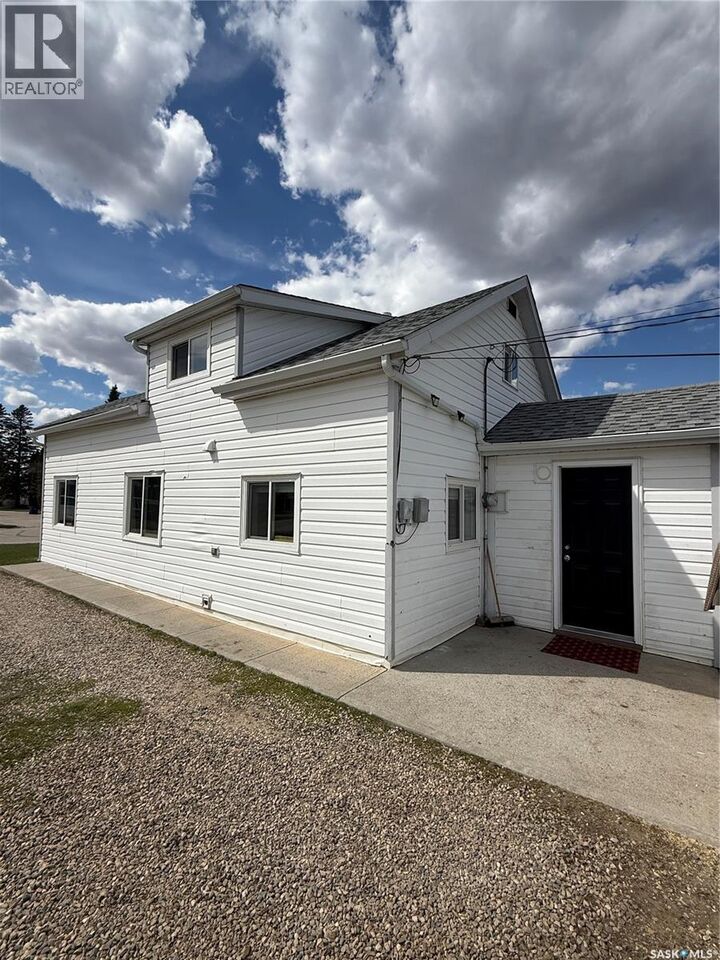 Property Photo: 901 2nd Street W SK S0E 1E0