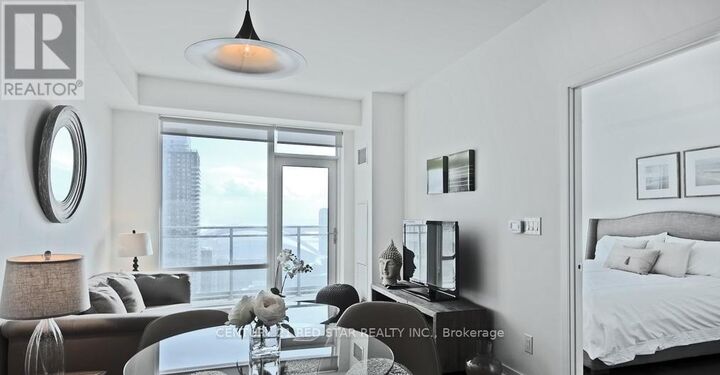 Property Photo:  21 Widmer Street 2910  ON M5V 0B8 