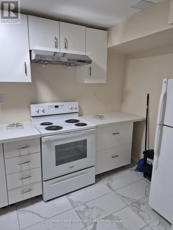 Property Photo:  9 Hawkridge Trail  ON L6P 2T5 