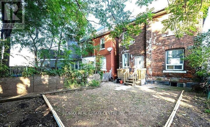 Property Photo: 439 Wentworth St N ON L8L 5W6