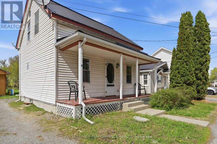 Property Photo:  378 St. Joseph Street  ON K0B 1A0 