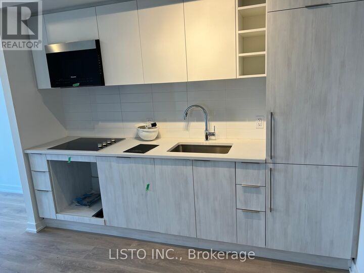 Property Photo:  2031 Kennedy Park Road  ON M1T 0B8 