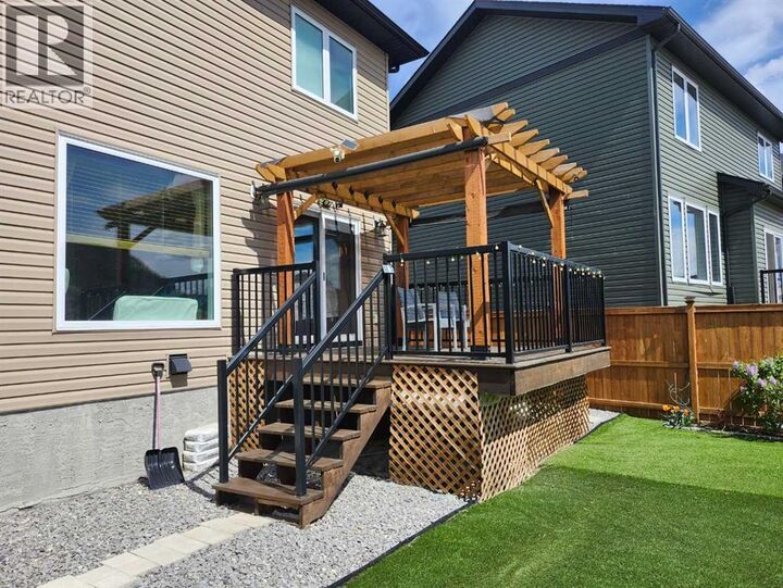 Property Photo:  153 10 Avenue  AB T0J 0Y6 