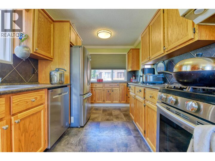Property Photo:  1290 Twelfth Avenue  BC V2G 3X4 