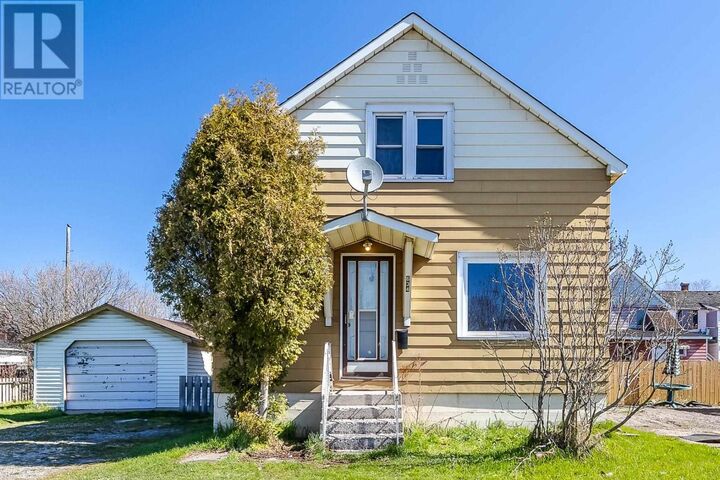 Property Photo:  634 Portage Ln  ON P6A 1K5 