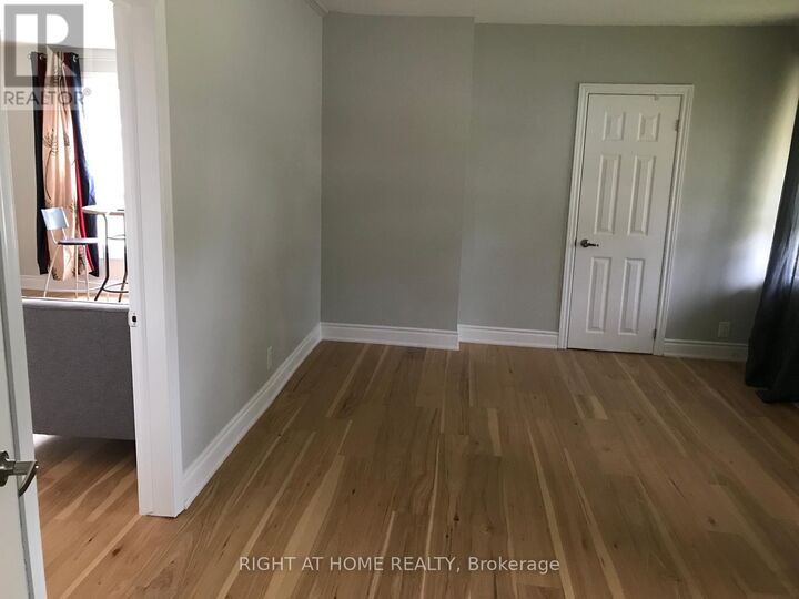 Property Photo:  33 Keele Street Upper  ON L2T 1M8 