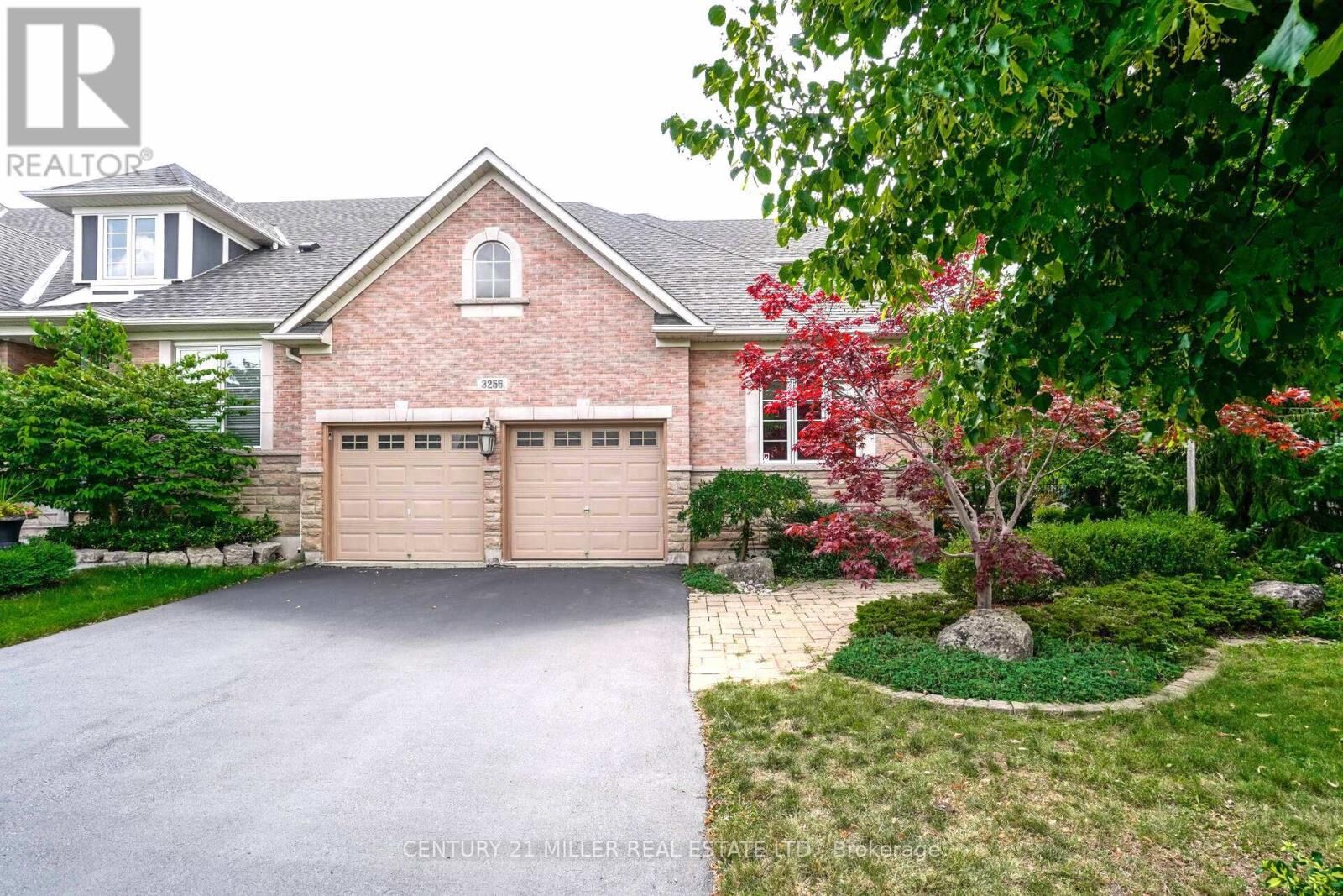 Property Photo: 3256 Epworth Crescent ON L6M 0B4