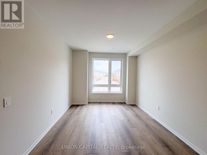 Property Photo:  61 Helmkay Avenue  ON L4E 3R4 