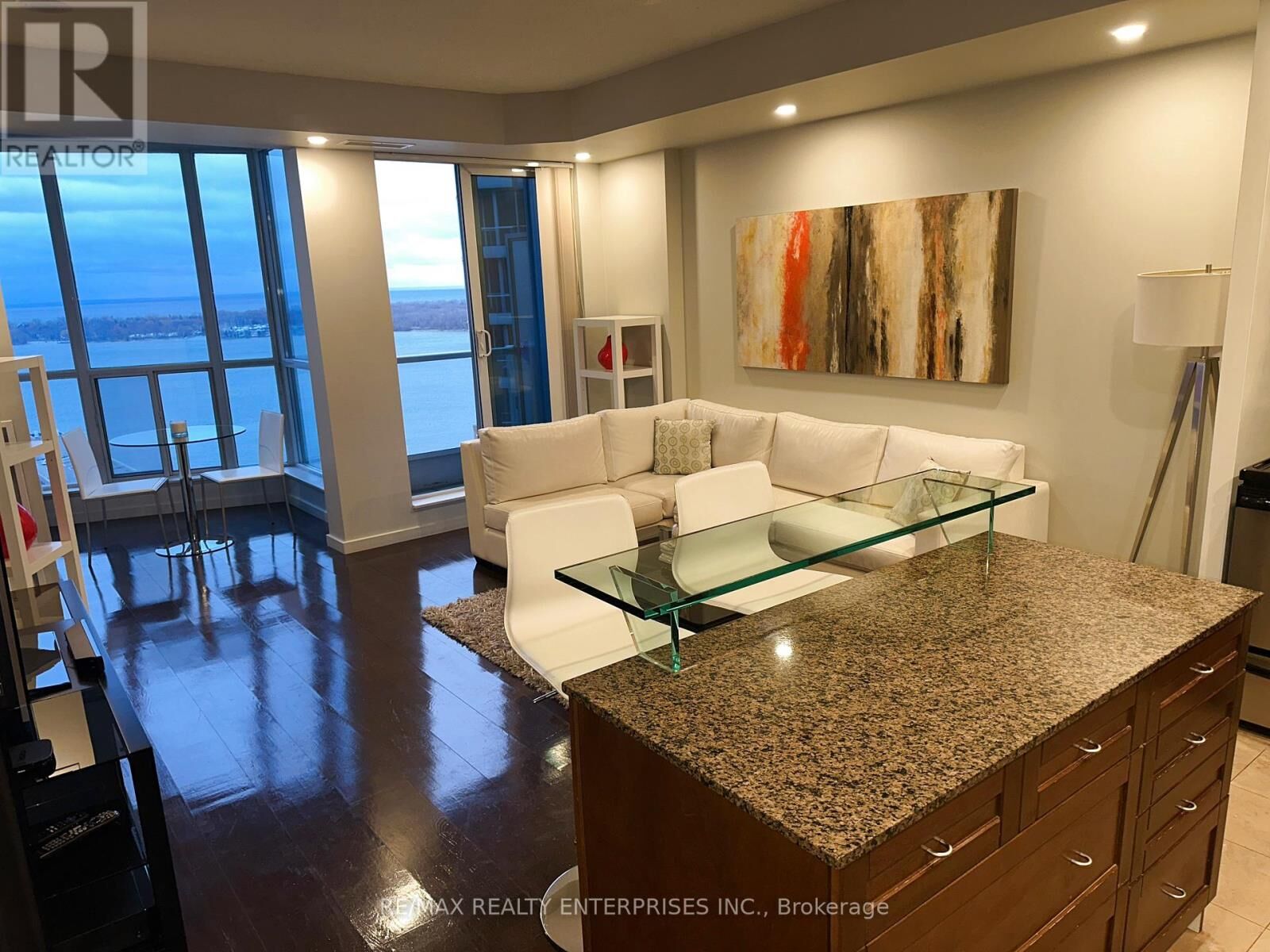 Property Photo:  8 York Street 2710  ON M5J 2Y2 