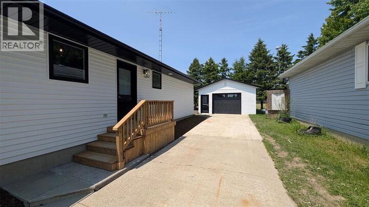 Property Photo:  2761 Oil Heritage Road 20  ON N0N 1P0 