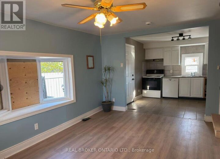 Property Photo:  82 Page Street  ON L2R 4A9 