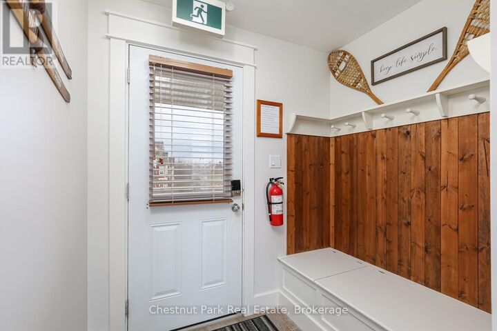 Property Photo:  125 Fairway Court 225  ON L9Y 0P8 