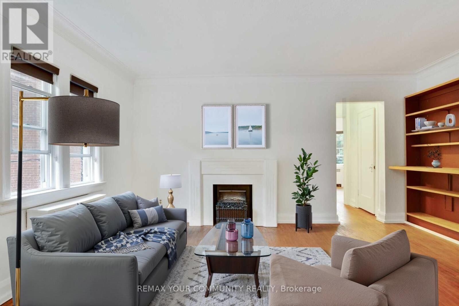 Property Photo: 864 Millwood Road North 2nd Floor ON M4G 1W6