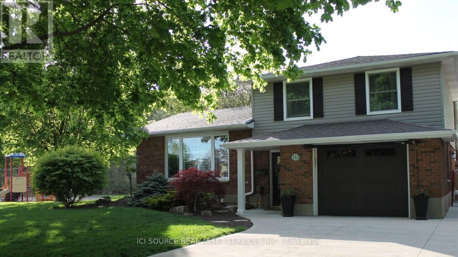 Property Photo:  112 Thornhill Crescent  ON N7L 4M3 