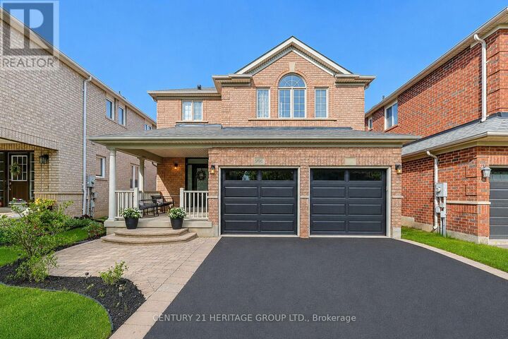 Property Photo:  996 Oaktree Crescent  ON L3X 2Z2 