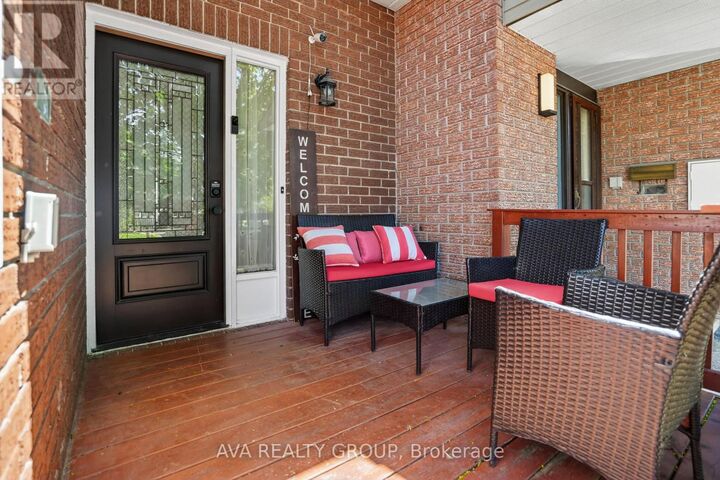Property Photo:  27 Danaher Drive  ON K2J 3Y5 