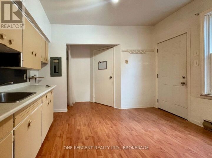 Property Photo:  382 Earl Street 1  ON K7L 2J5 