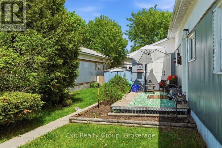 Property Photo: 63 Whites Road 63 ON K8V 5P5