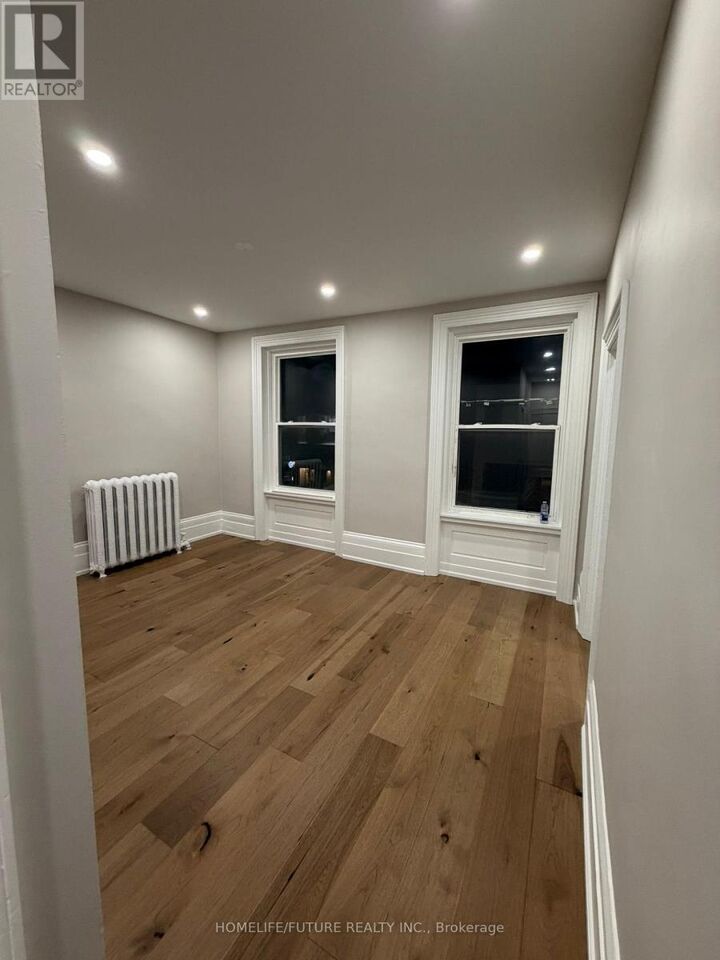 Property Photo:  234 Lakeshore Road East 1  ON L6J 1H8 