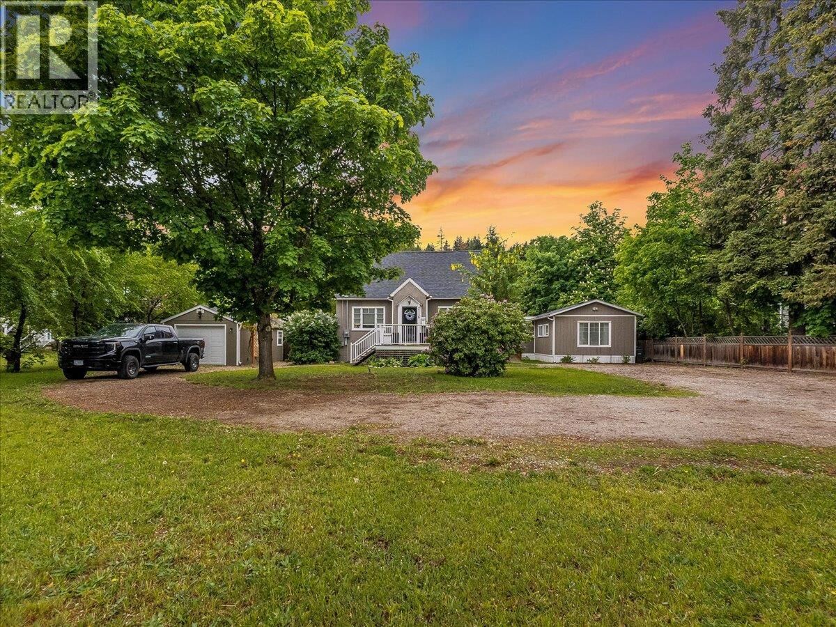 Property Photo: 2116 Columbia Avenue BC V1N 2X1