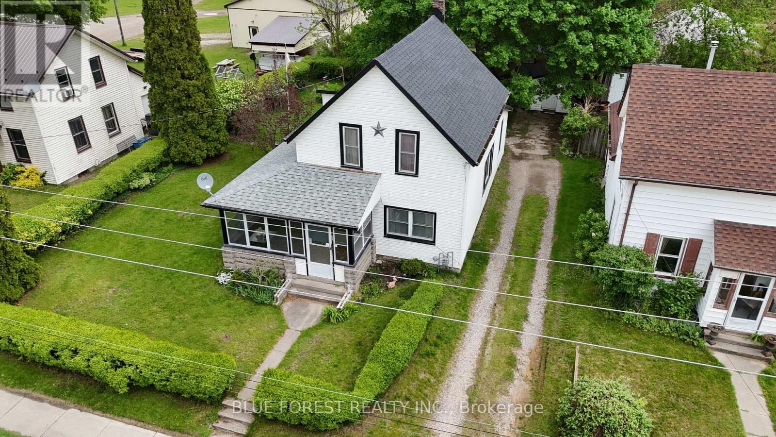 Property Photo:  185 Furnival Road  ON N0L 2C0 