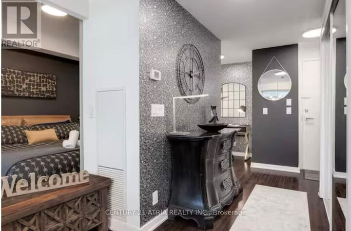 Property Photo:  14 York Street 512  ON M5J 0B1 
