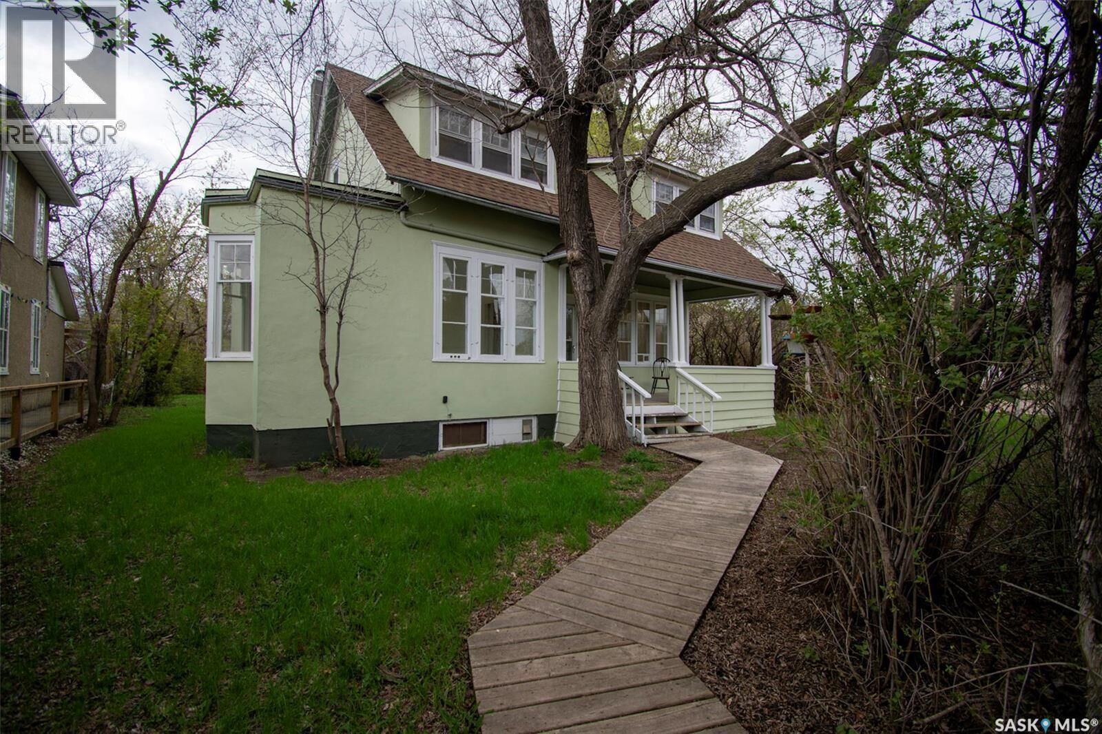 Property Photo:  760 James Street N  SK S0G 3C0 