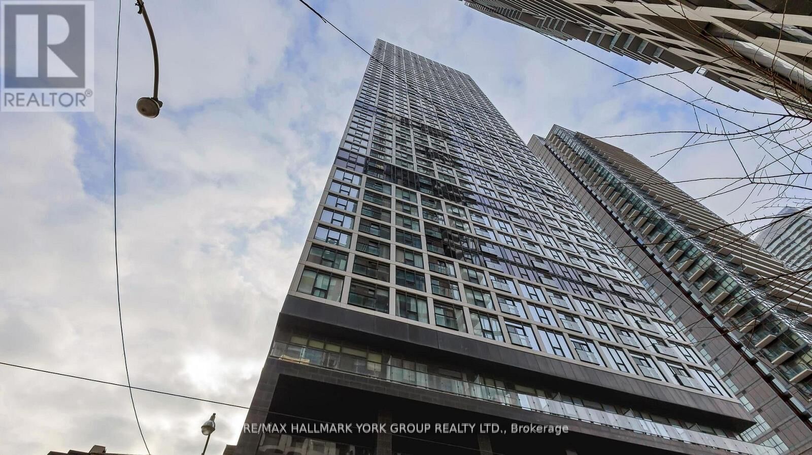 Property Photo: 181 Dundas Street 5206 ON M5A 0N5
