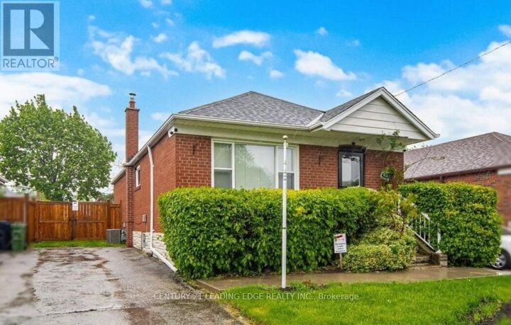 Property Photo: 54 Lewiston Road ON M1P 1X9