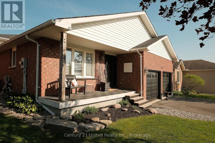 Property Photo:  2229 Lorraine Drive  ON K9L 1Y6 