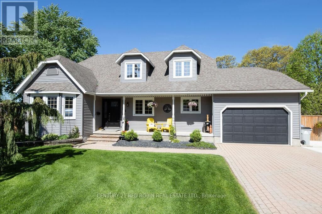 Property Photo: 25 Heritage Court ON N7G 3Y5
