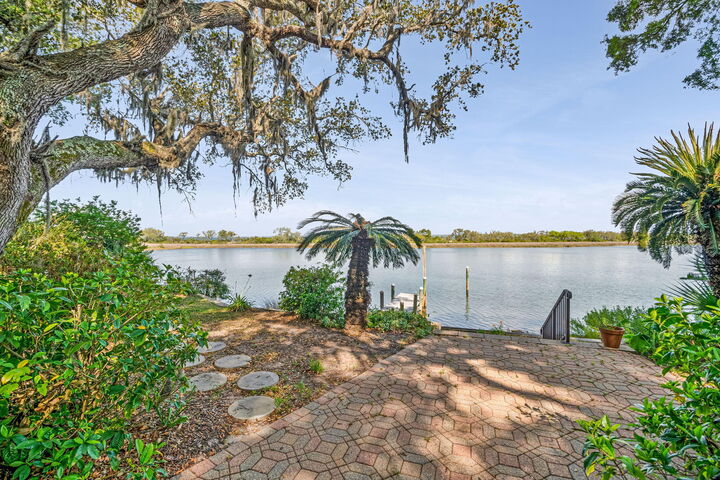 Property Photo:  110 Highpoint Drive  FL 32561 
