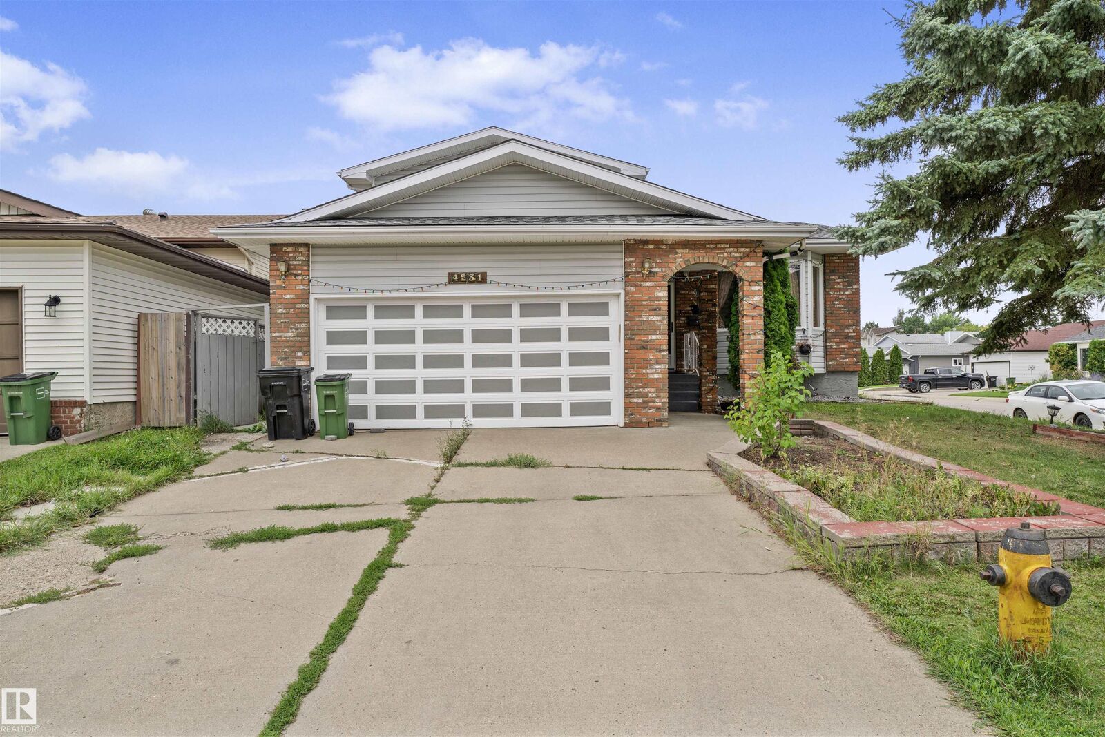 Property Photo: 4231 32 Avenue NW AB T6L 3W5