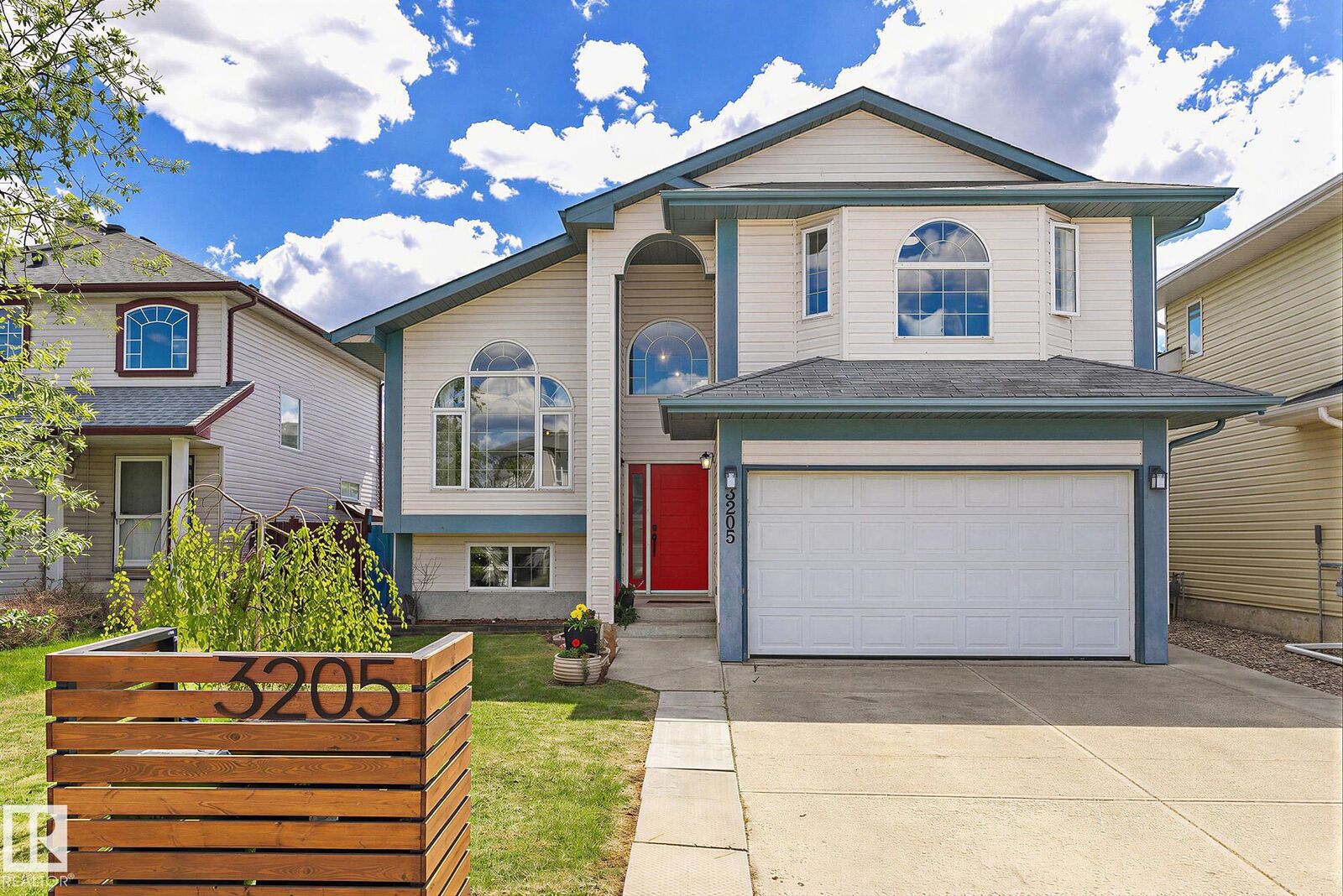 Property Photo: 3205 41A Avenue NW AB T6T 1J4