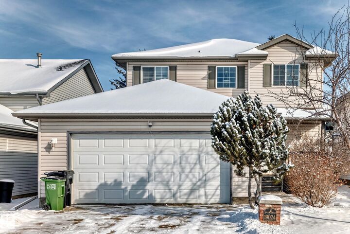 Property Photo:  19024 50 Avenue NW  AB T6M 2T7 